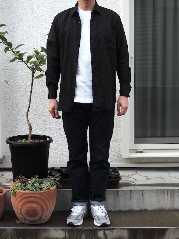 175cm／70kg　UNIQLO Premium Linen Shirts　L　09 BLACK着用画像
